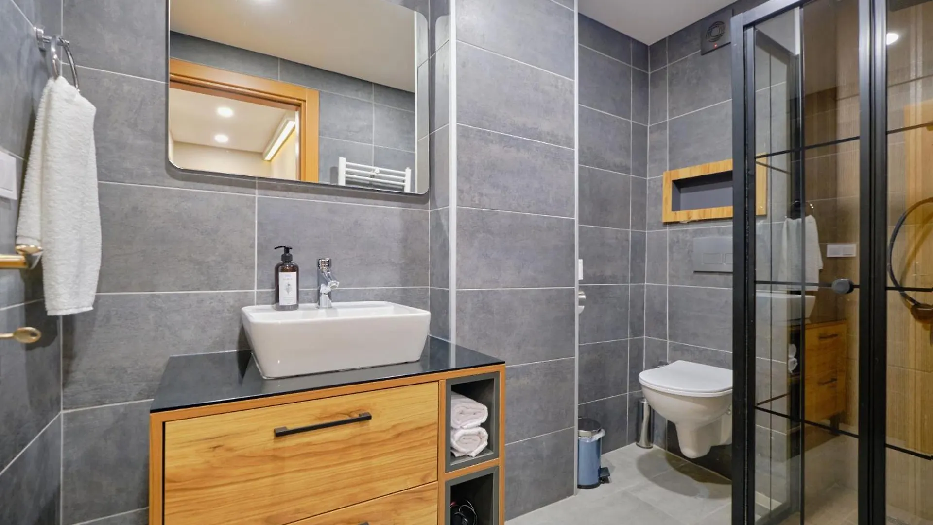 Private Apartment At Beylikduezue Nearly To E5 2 Istanbul